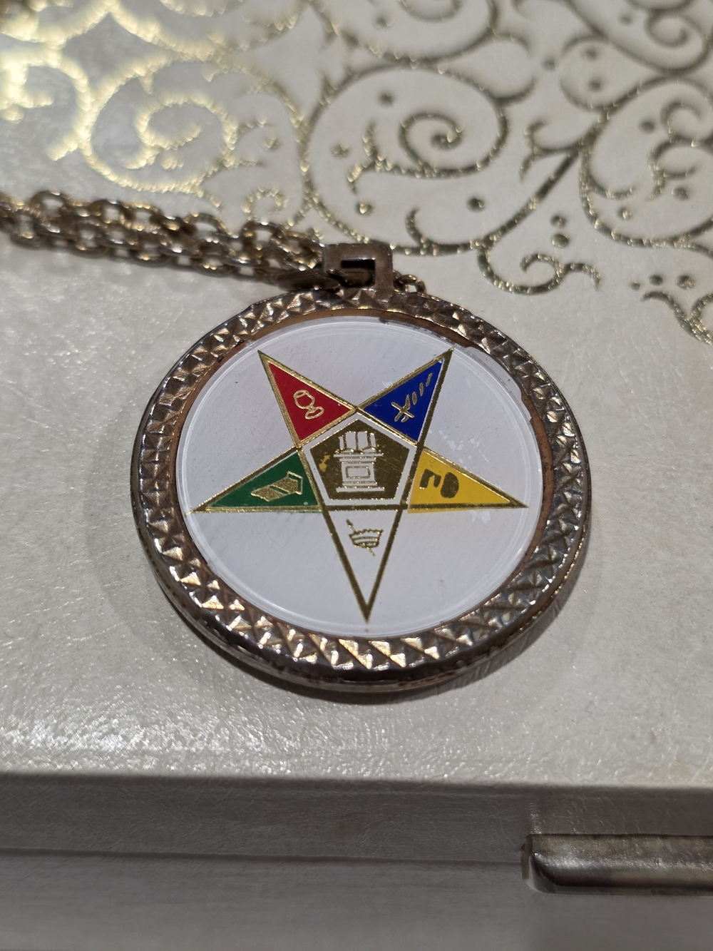 VTG Masonic Eastern Star Pendant Necklace With Replica Gold 1776 Coin 24" Chain